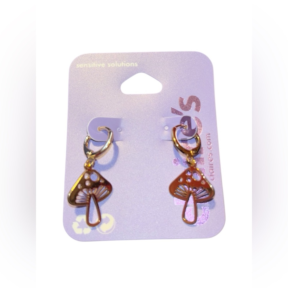 Nwt Claire’s (Sensitive Solutions) Gold Mushroom Charm Hoop Earrings